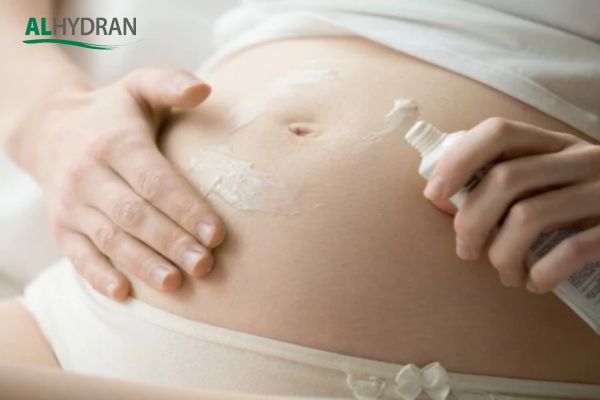 Chăm sóc da để hạn chế rạn da khi mang thai